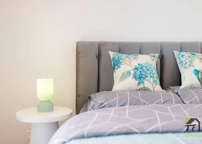 Vivid Home In North Ryde