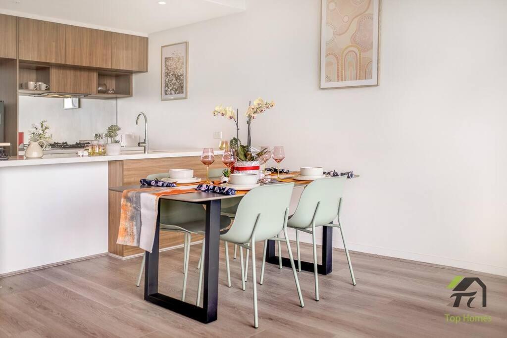 Vivid In North Ryde Apartment *